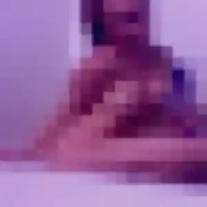 Tiffany, 41 ans, connectée à Réville pour un plan cul