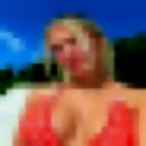 Brune, 34 ans, connectée à Ris-Orangis pour un plan cul