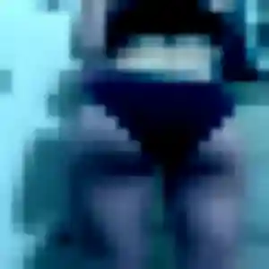 Elena (22 ans) à Roinville propose un plan cul ce soir