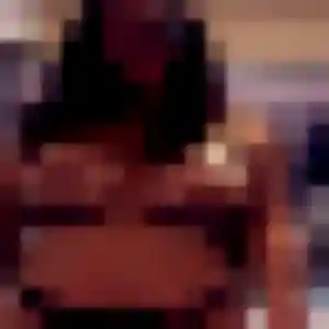 Photo exclusive de Yvonne, 30 ans à Rolleville - rencontre coquine