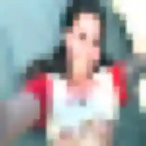 Daphne, 34 ans, disponible à Roussillon pour un plan cul