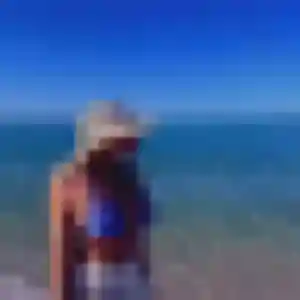 Photo de Adele à Saint-Clet (24 ans) - plan cul anonyme