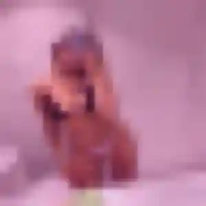 Photo de Fiona à Saint-Clet (32 ans) - plan cul sans inscription