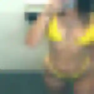 Debora (23 ans) à Saint-Hélen propose une rencontre ce soir