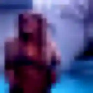 Albertine, 24 ans, en ligne à Saint-Hilaire-du-Harcouët pour une rencontre coquine