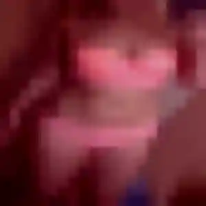 Capucine, 31 ans, connectée à Saint-Menges pour une rencontre coquine