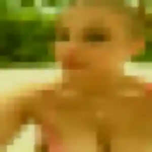 Rejoins Olga, 24 ans à Saint-Nazaire en t'inscrivant