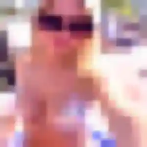 Leontine, 22 ans, connectée à Saint-Ouen-en-Brie pour une rencontre coquine