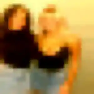 Elodie (38 ans) à Sainte-Catherine-de-Fierbois cherche un plan cul maintenant