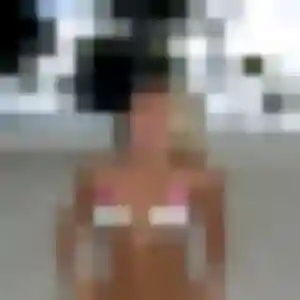Romina, 22 ans, en ligne à Sainte-Colombe-la-Commanderie pour un plan cul