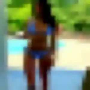Adele, 22 ans, cherche un plan cul à Salon-la-Tour