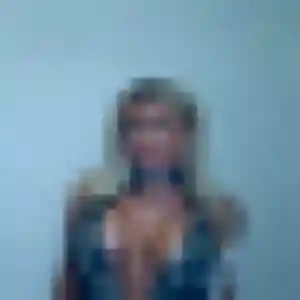 Faustine, 36 ans, connectée à Sourdeval pour un plan cul