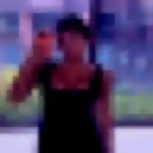 Découvre Celine, 29 ans à Suresnes en privé