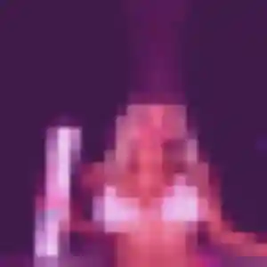 Rebecca (24 ans) à Treffléan cherche une rencontre rapidement