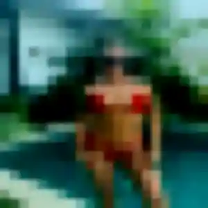 Charmante Thais, 27 ans à Varsberg - voir sa photo