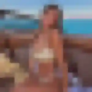 Nadia, 23 ans, en ligne à Vauvert pour une rencontre coquine