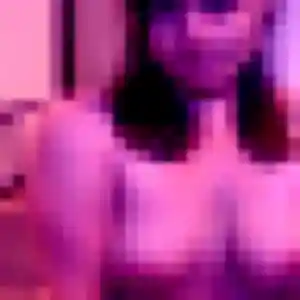 Roxane, 25 ans, en ligne à Vildé-Guingalan pour une rencontre coquine