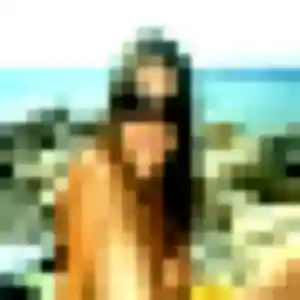 Brune, 23 ans, en ligne à Villerest pour une rencontre coquine