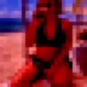 Mila de Vogüé, 23 ans - plan cul discret